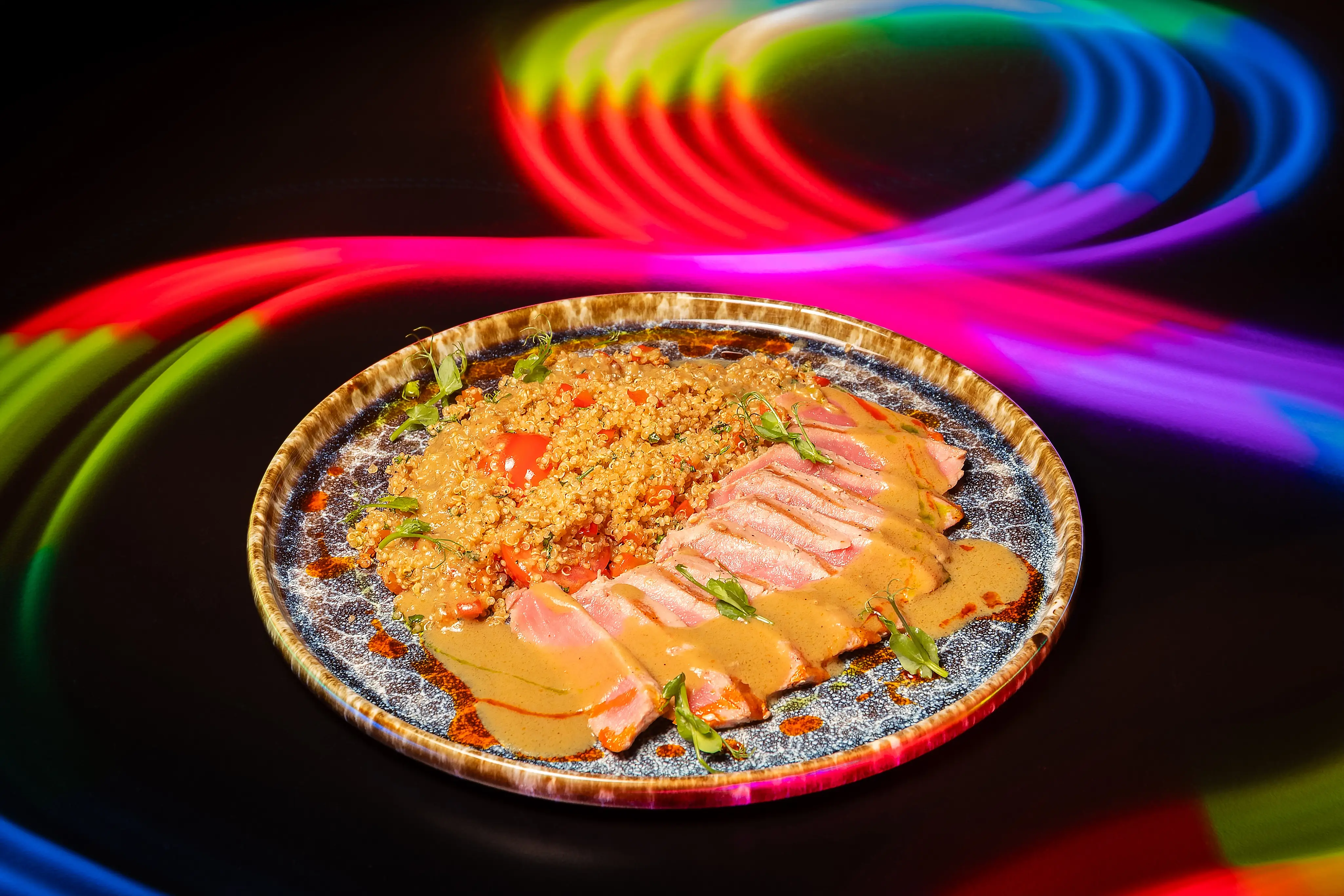 Тунец на гриле с киноа