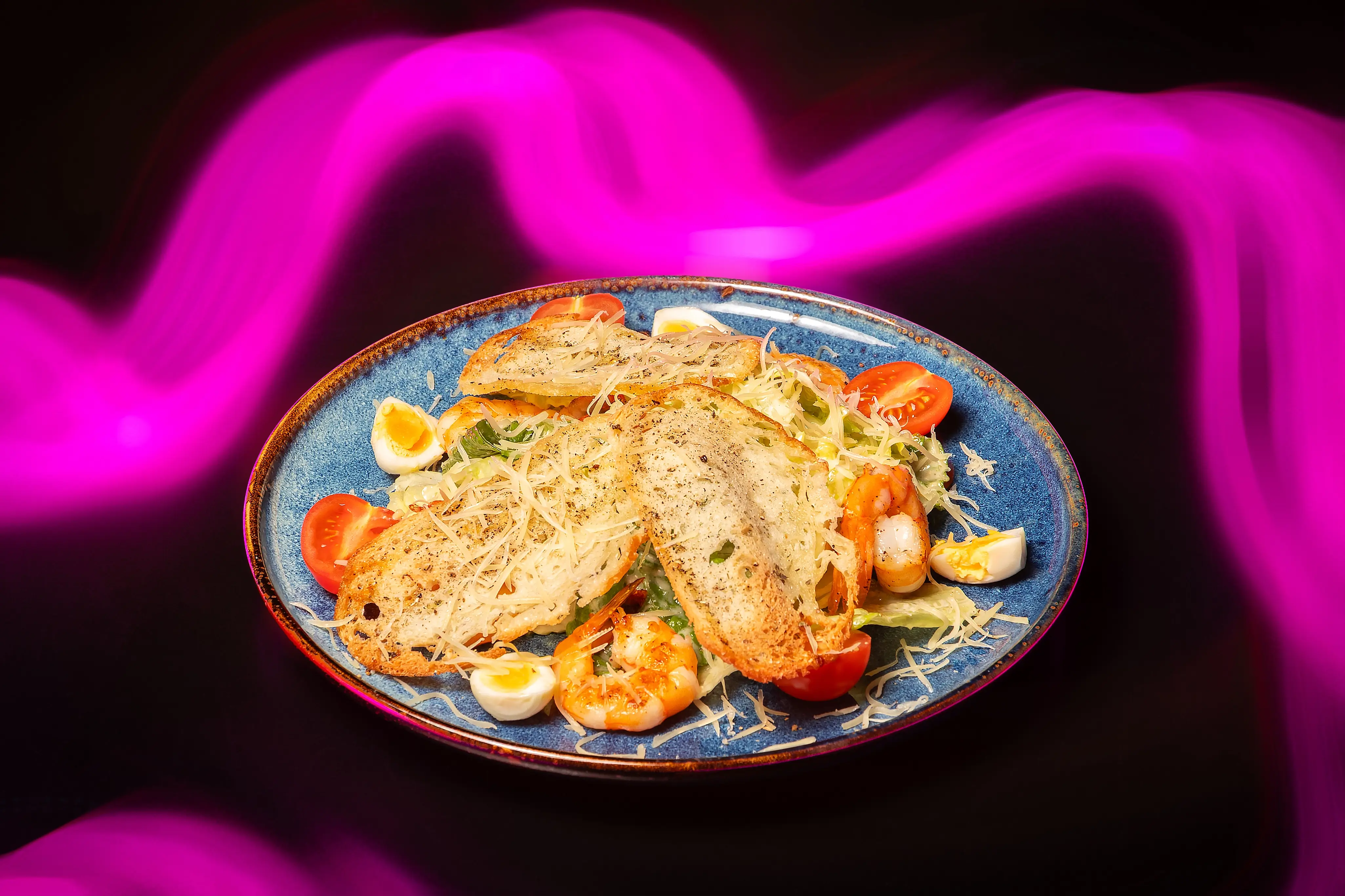 Салат "Цезарь" с тигровой креветкой